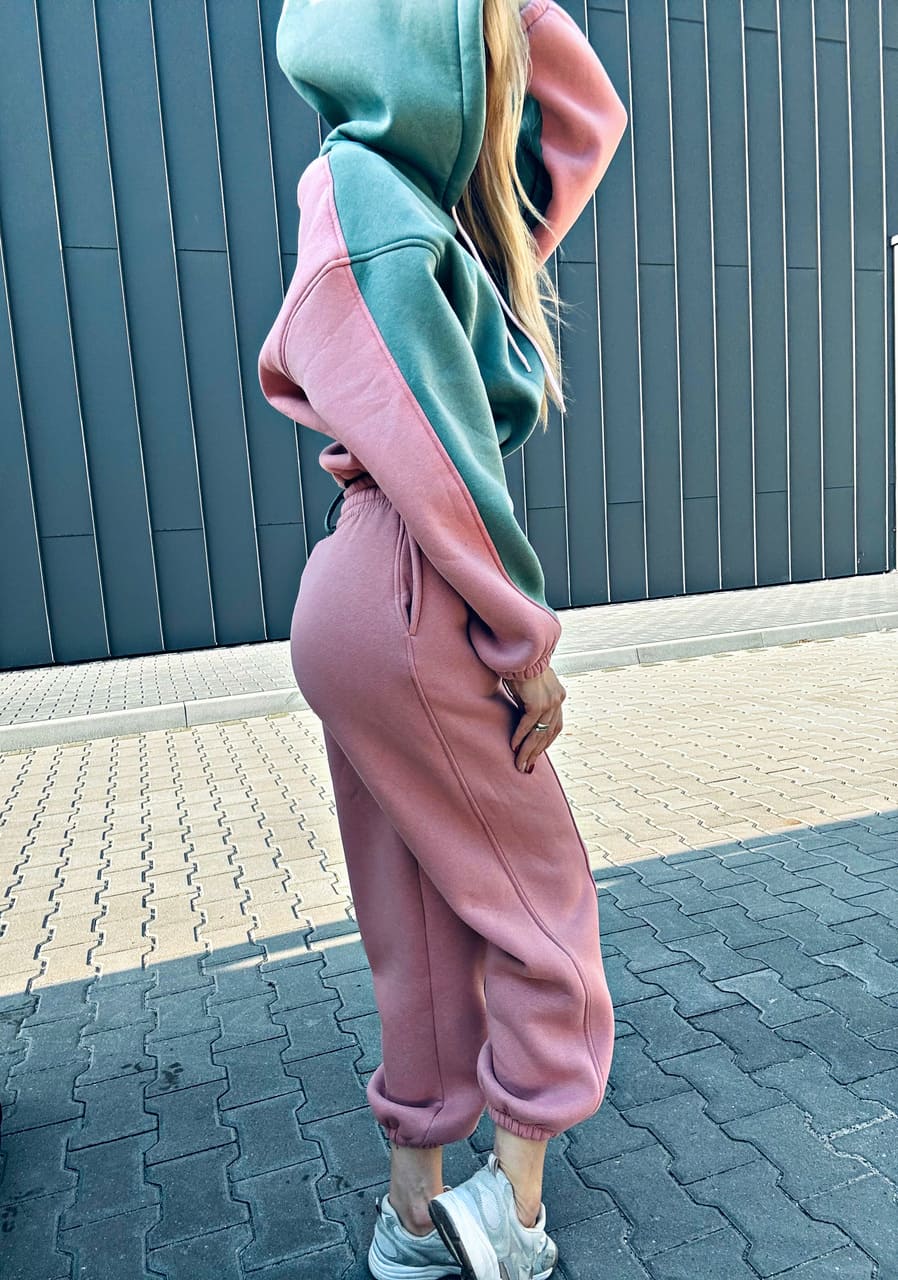 1DECC183-B20D-4076-B35E-719DBB0F8620