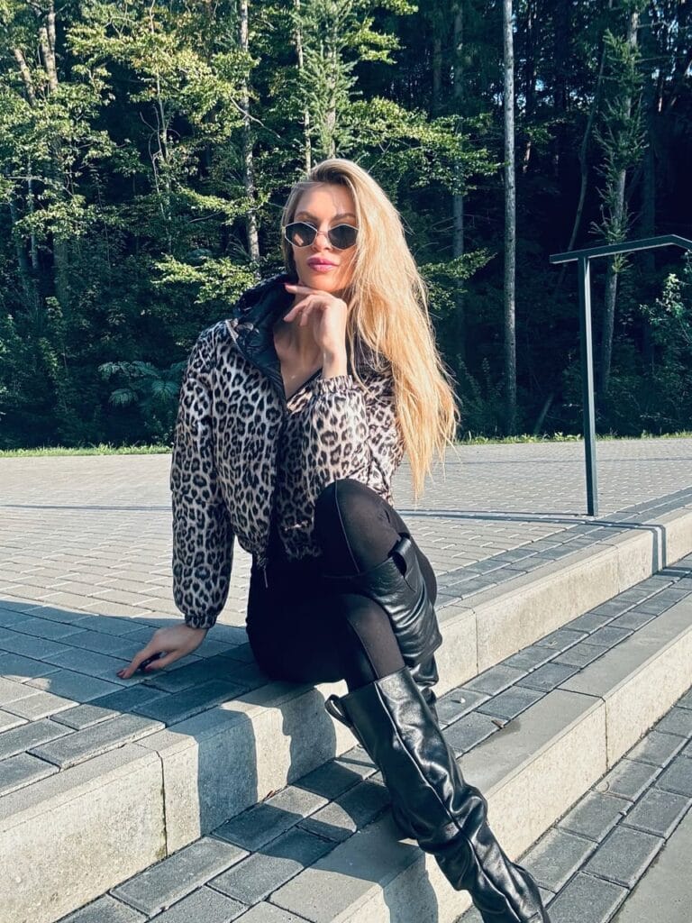 53C2B60C-02E2-44EF-A907-AFC2AC8FA859