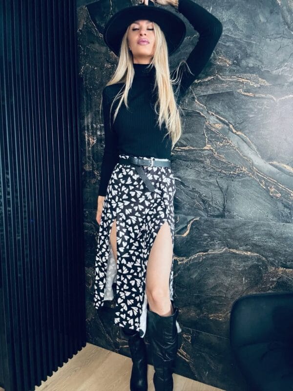 SPÓDNICA W PRINT CZARNO BIAŁE SERCA