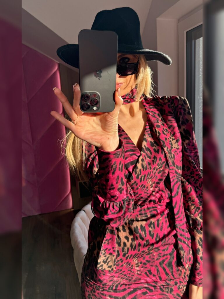 1697D7A6-FB9E-4859-9241-44307DE2701D 2